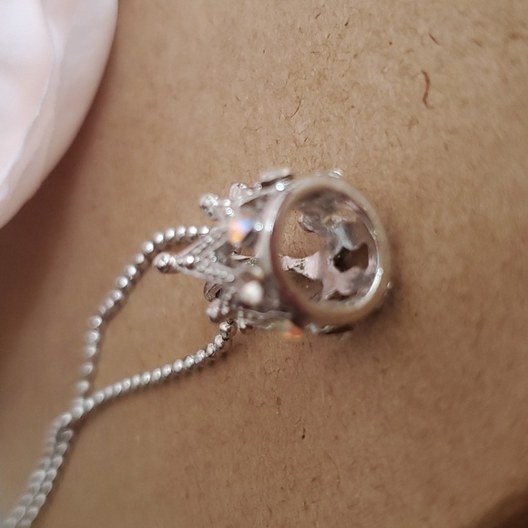 ๐4/$25 Princess 3D Crown Pendant & Necklace - Picture 7 of 9